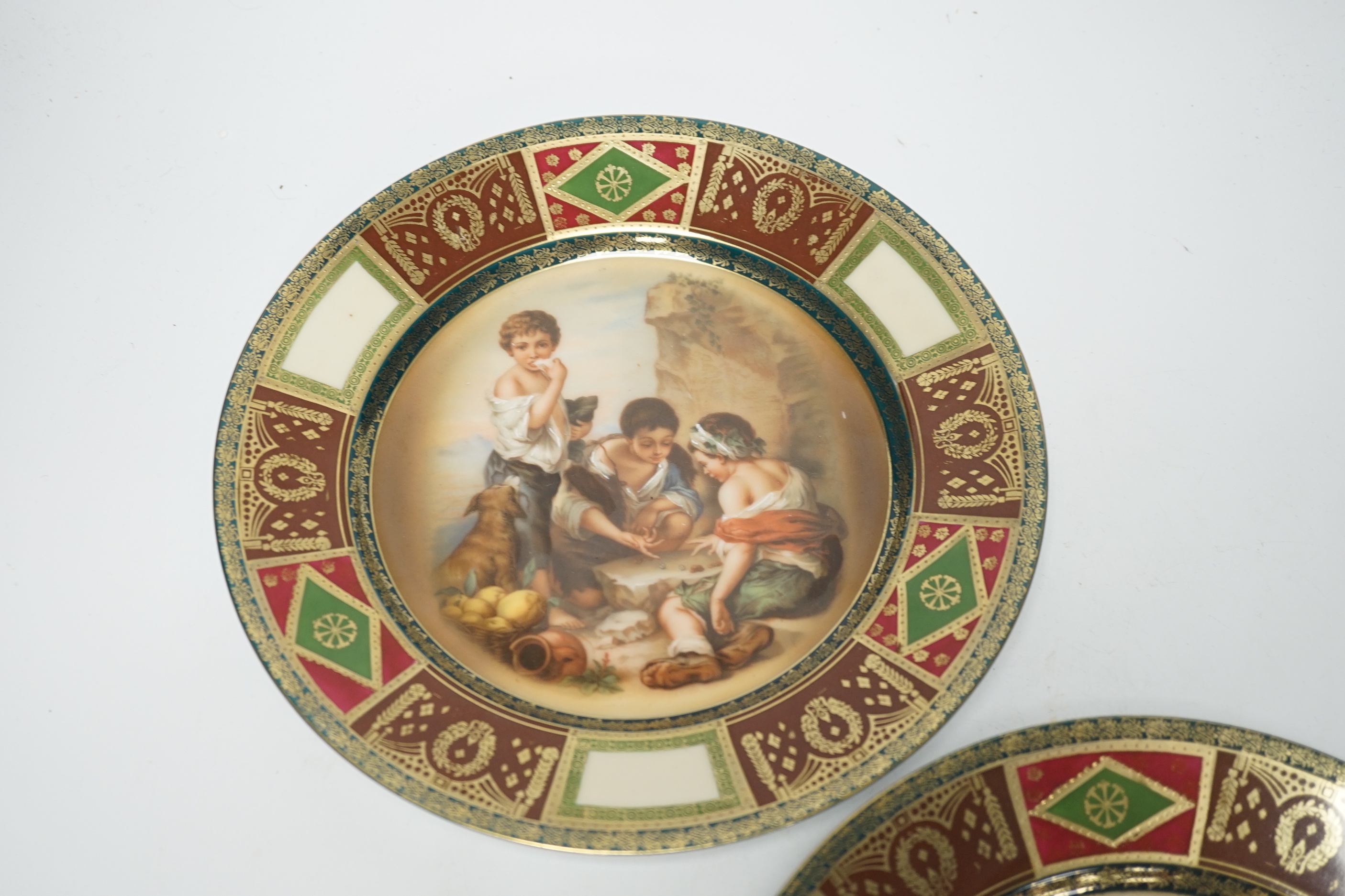 A pair of 'Hutschenreuther' cabinet plates, 24cm diameter